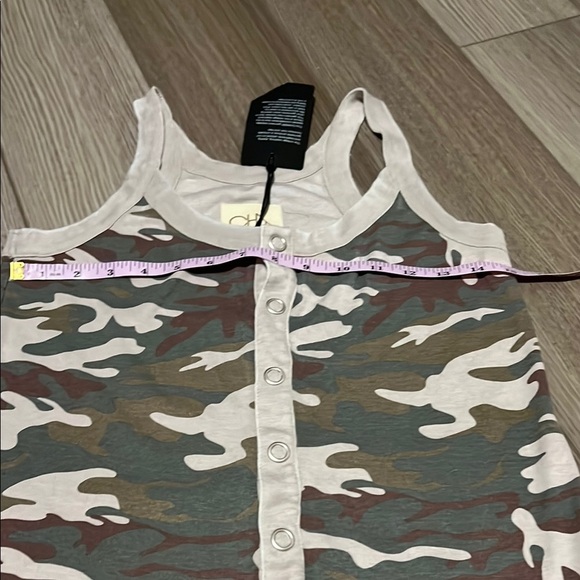Camo Tank Top - Picture 5 of 6